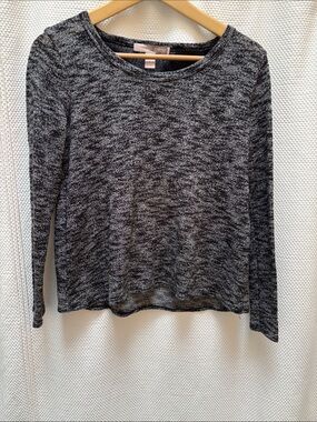 Forever 21 Heather Gray Knit Top with Crew Neck